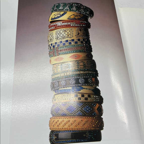 The Bakelite Jewelry Book - Picture 2 of 6